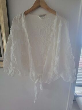 BCBGeneration White Sheer Floral Tie-Front Blouse
